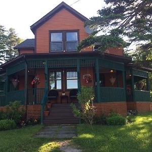 Wildflowers Country Inn Rocky Harbour Exterior photo
