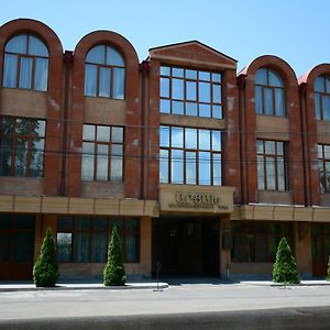 Arzah Gostevoi Dom Hotel Yerevan Exterior photo