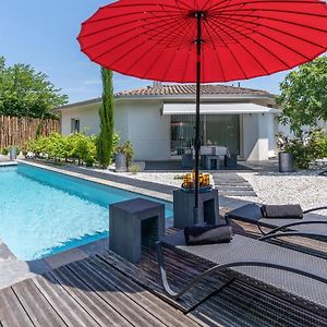 Nice Home In Bordeaux With Outdoor Swimming Pool, Wifi And 2 Bedrooms Exterior photo