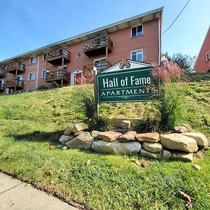Newly Renovated Unit By The Football Hall Of Fame Canton Exterior photo
