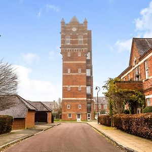 Amazing Converted Water Tower! Coulsdon Exterior photo