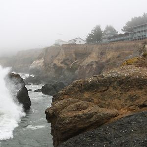 Inn Of The Lost Coast Shelter Cove Exterior photo