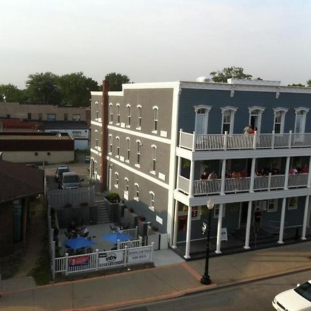 Kings Hotel Inn & Suites Kingsville Exterior photo