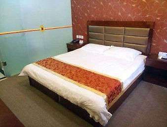 Super 8 Hotel Beijing Guang Qu Men Room photo