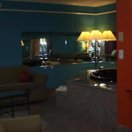 Super 7 Inn Dallas Exterior photo