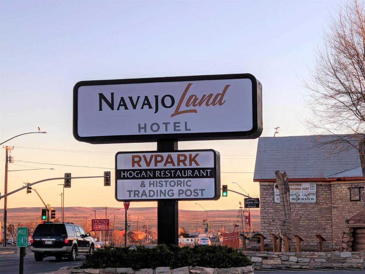 Navajoland Hotel Tuba City Exterior photo