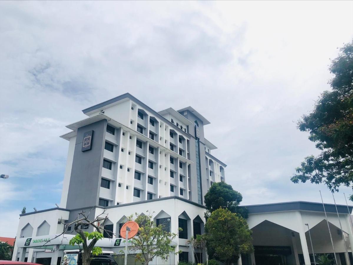Raia Hotel Kota Kinabalu Exterior photo
