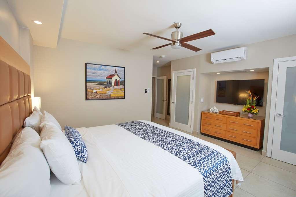 Divi Dutch Village Beach Resort Oranjestad Room photo