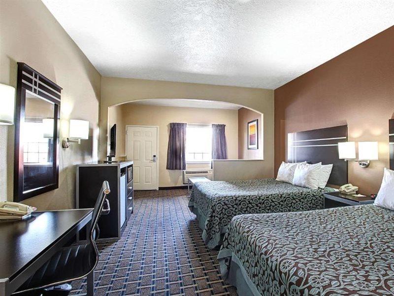 Days Inn & Suites By Wyndham Houston North - Spring Exterior photo