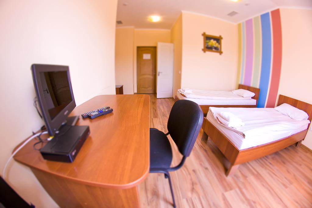 Budget Hotel Ekotel Lviv Room photo
