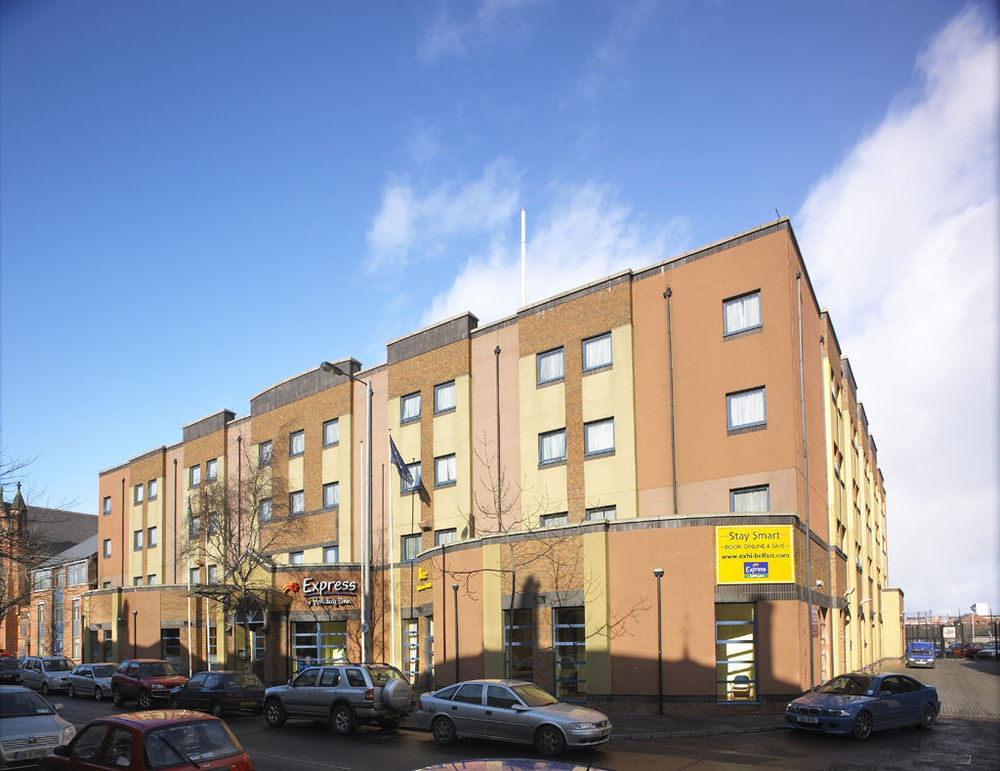 Holiday Inn Express Belfast City, An Ihg Hotel Exterior photo