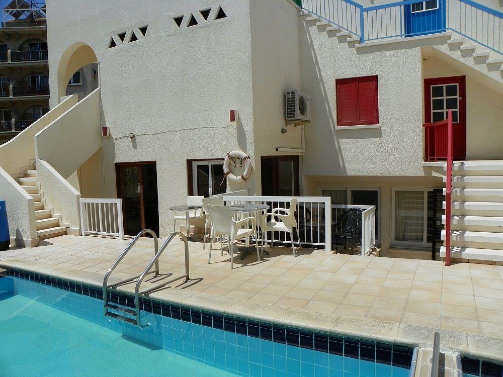 Sea N Lake View Hotel Apartments Larnaca Exterior photo