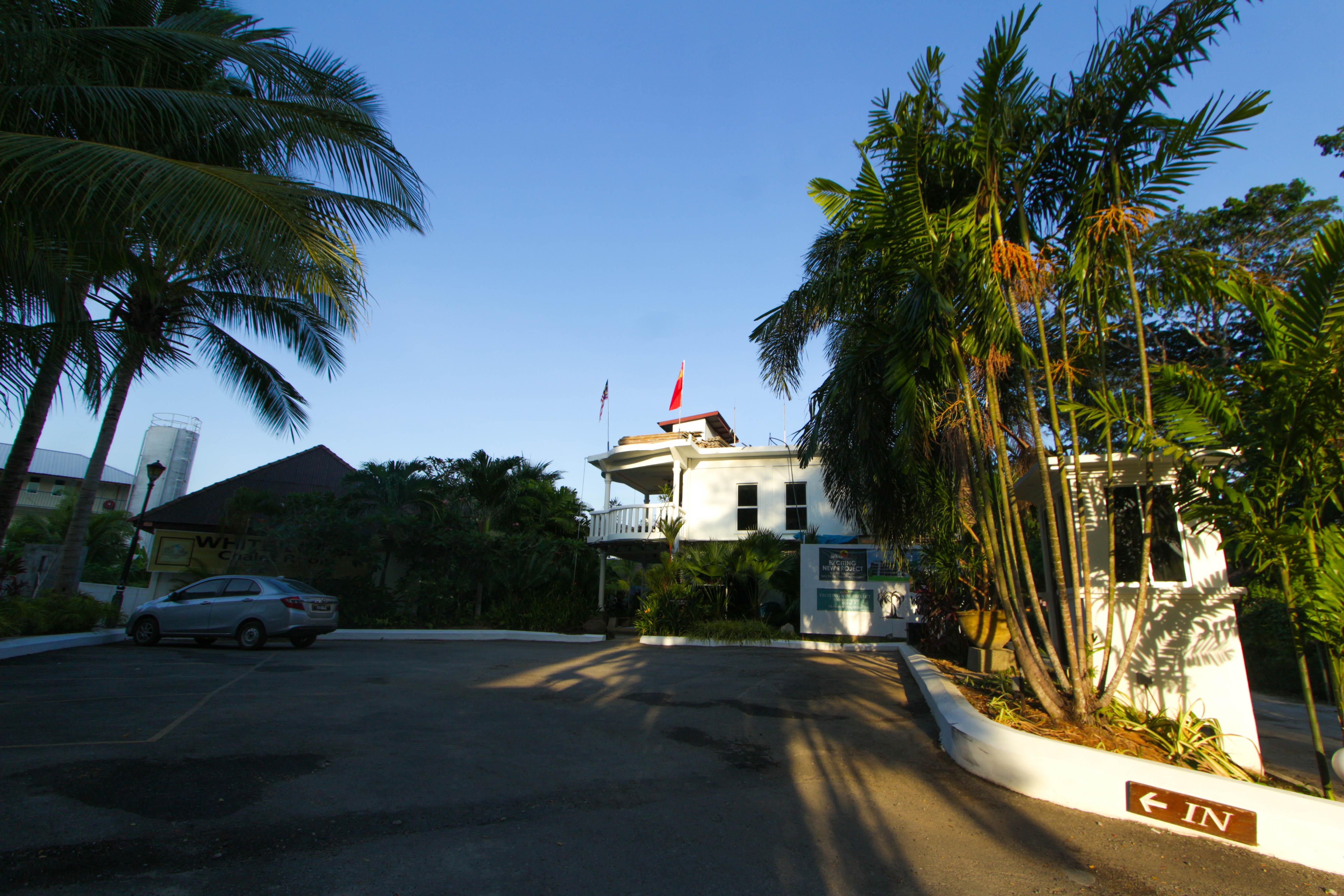 White Lodge Pantai Cenang  Exterior photo