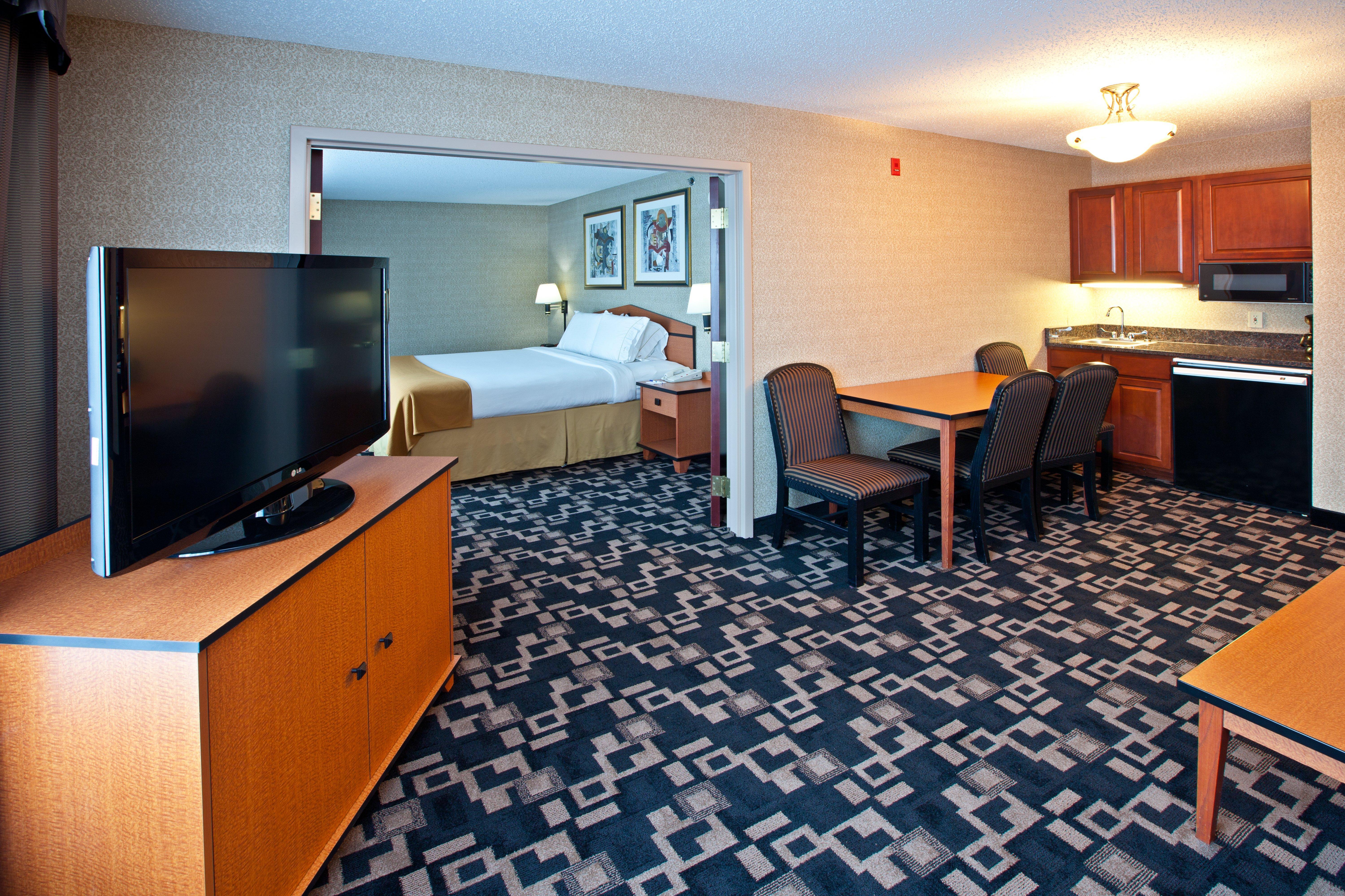 Holiday Inn Express Hotel & Suites Greenwood Room photo