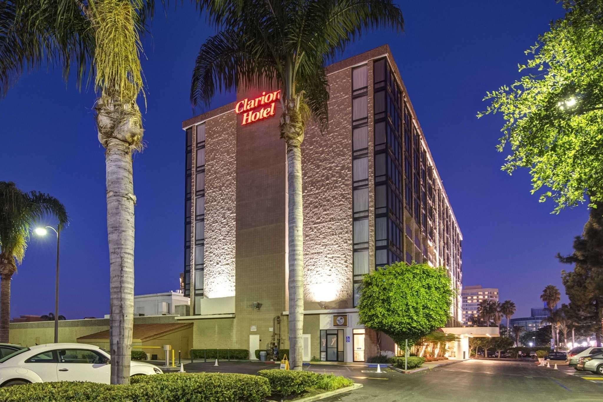 Clarion Hotel Anaheim Resort Exterior photo