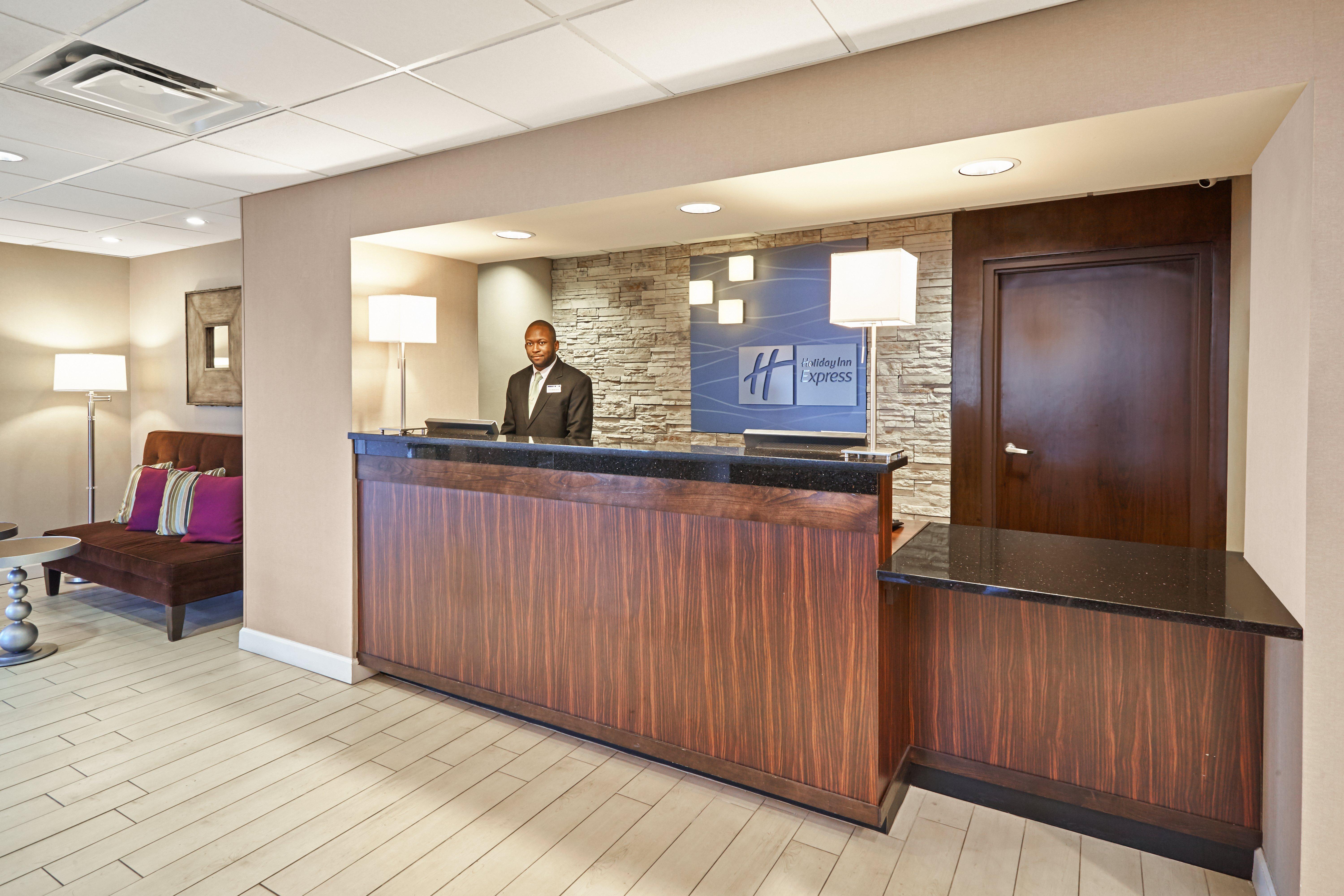 Holiday Inn Express Hotels- Hampton, An Ihg Hotel Exterior photo