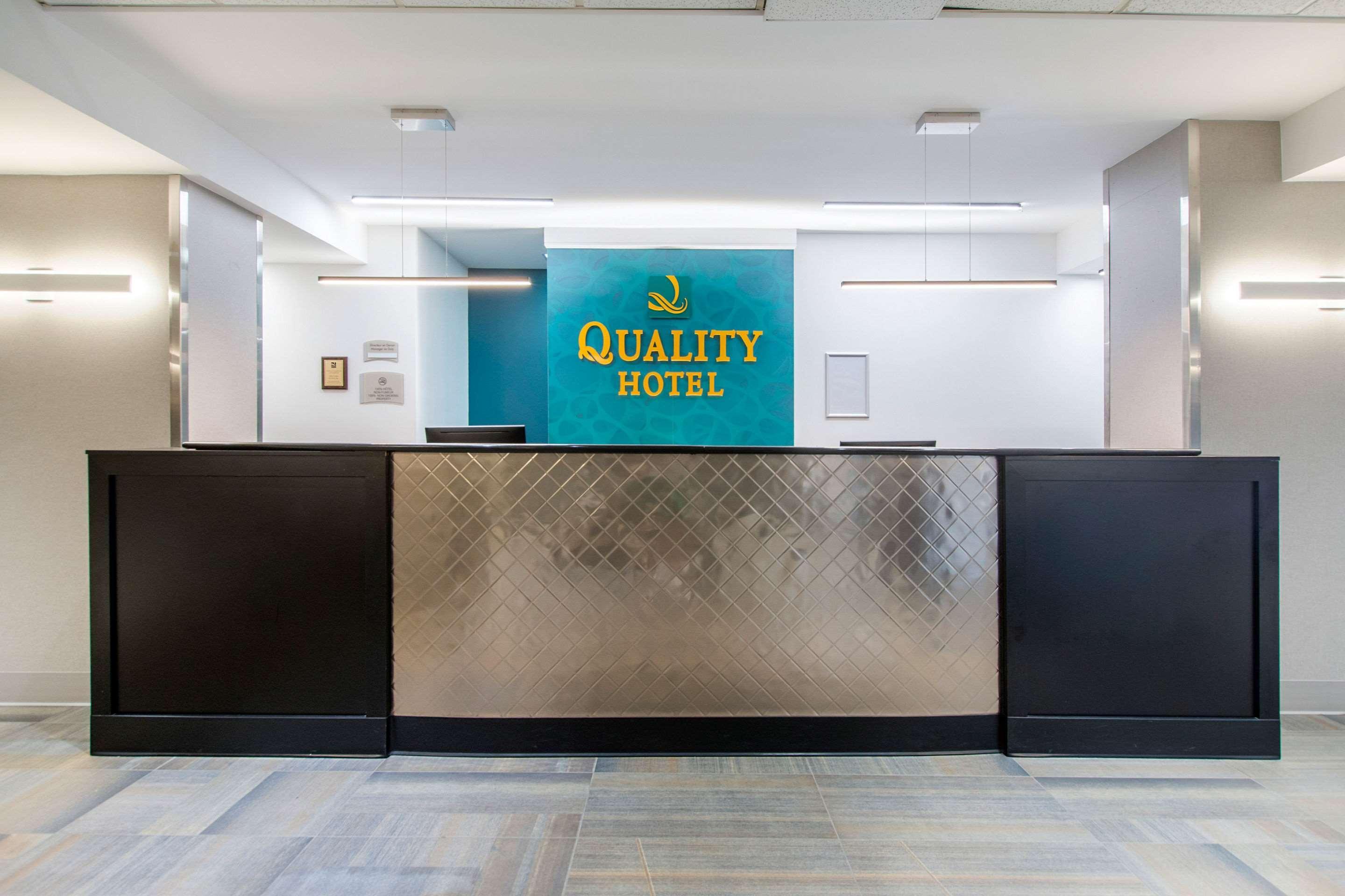 Quality Hotel Centre De Congres Saint-Jean-sur-Richelieu Exterior photo