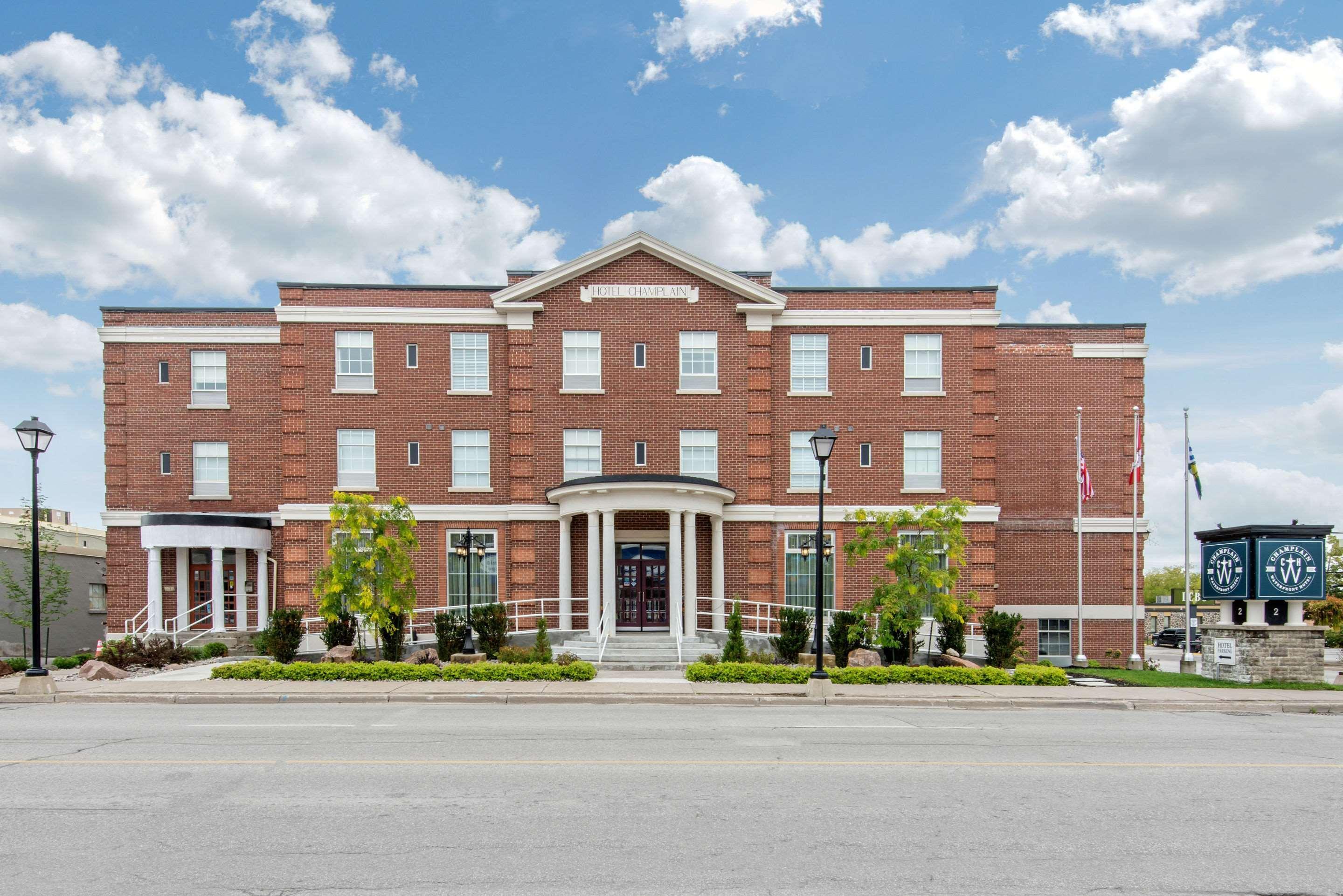 The Champlain Waterfront Hotel Ascend Hotel Collection Orillia Exterior photo