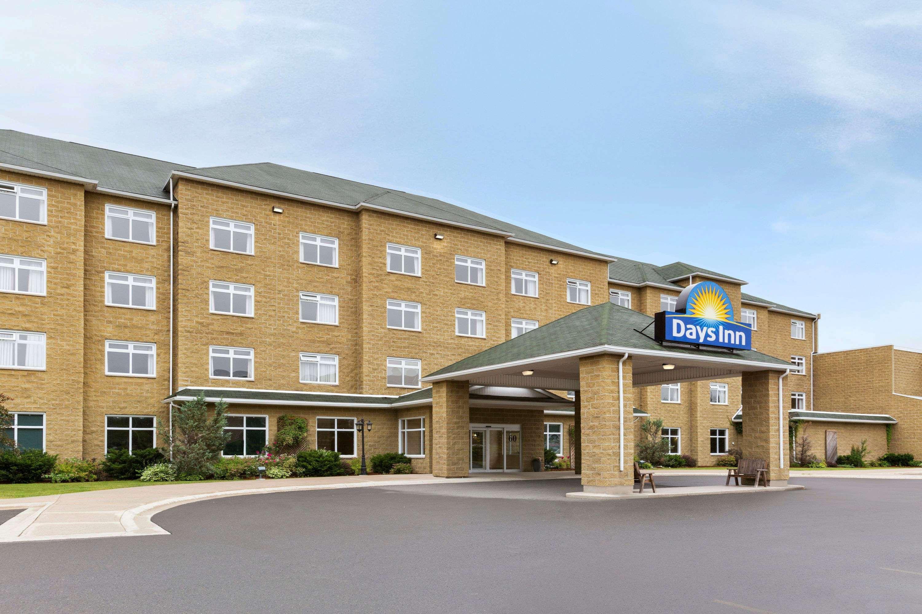 Days Inn By Wyndham Oromocto Conference Centre Exterior photo