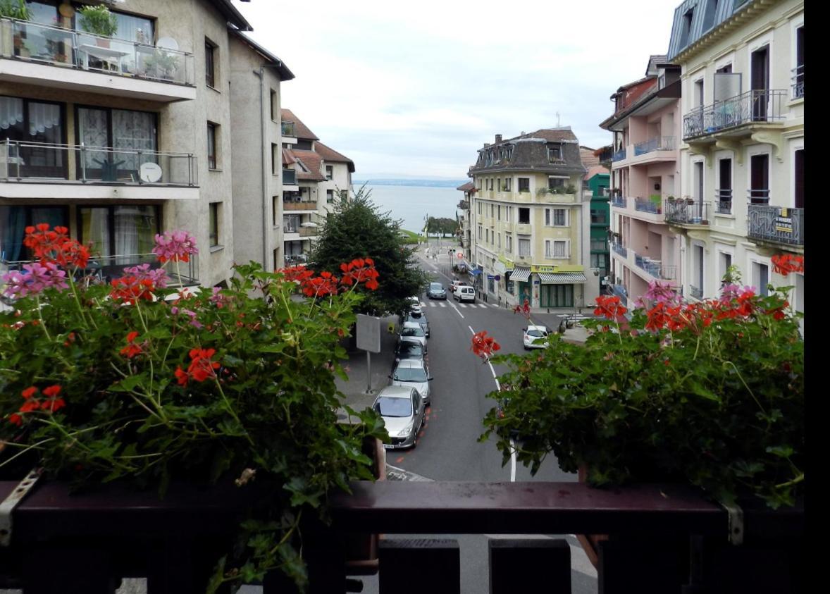 Hotel Le Bourgogne Evian-les-Bains Exterior photo
