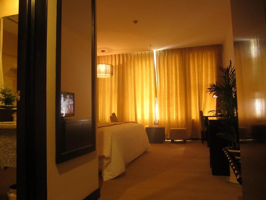 Sai Gon Ban Me Hotel Buon Ma Thuot Room photo