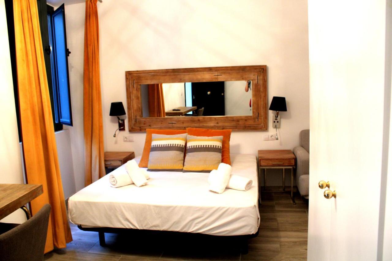Doble S Rooms - Hostal Seville Exterior photo