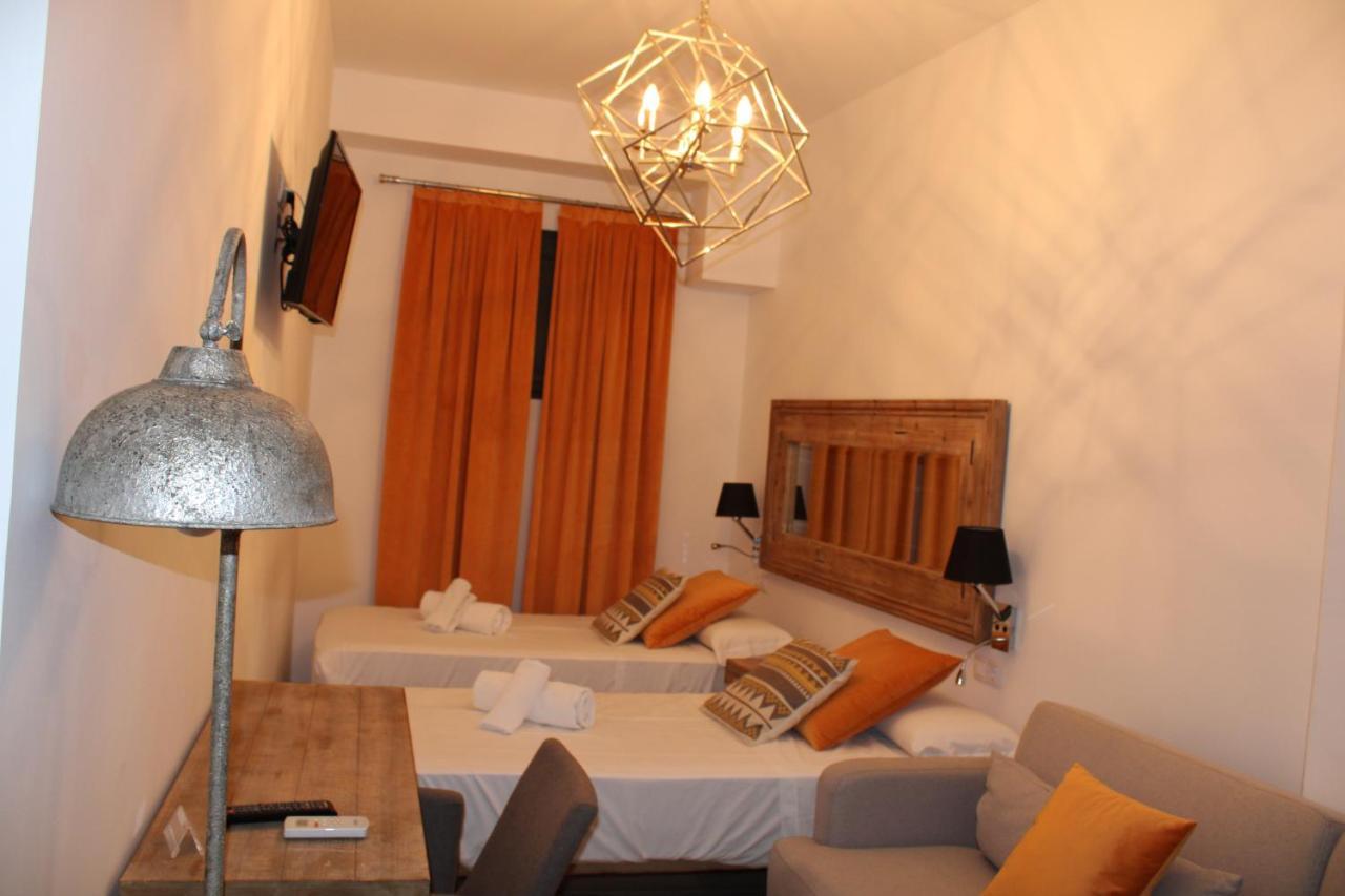 Doble S Rooms - Hostal Seville Exterior photo