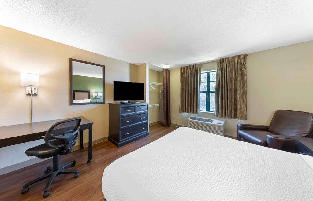 Extended Stay America Suites - Indianapolis - North - Carmel Room photo