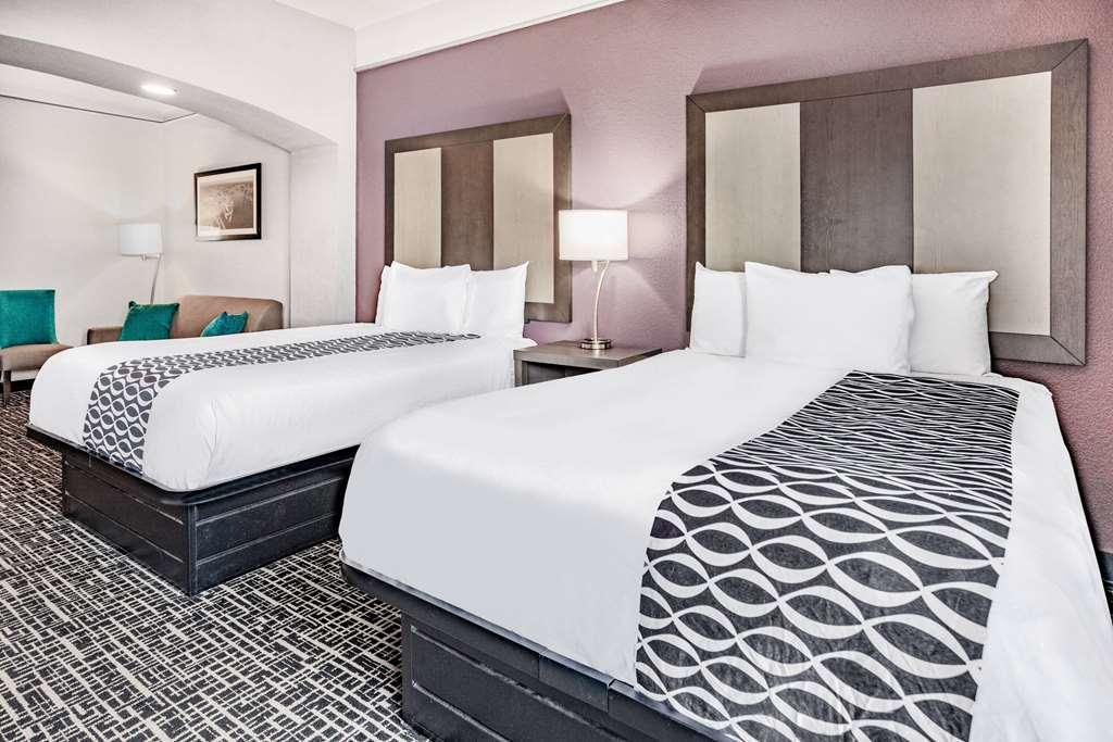 La Quinta Inn & Suites By Wyndham Norfolk Room photo
