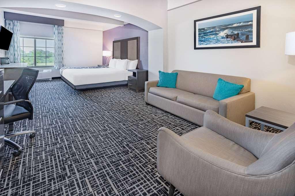 La Quinta Inn & Suites By Wyndham Norfolk Room photo