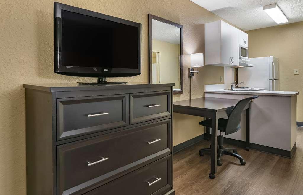 Extended Stay America Suites - Orlando - Orlando Theme Parks - Major Blvd Room photo