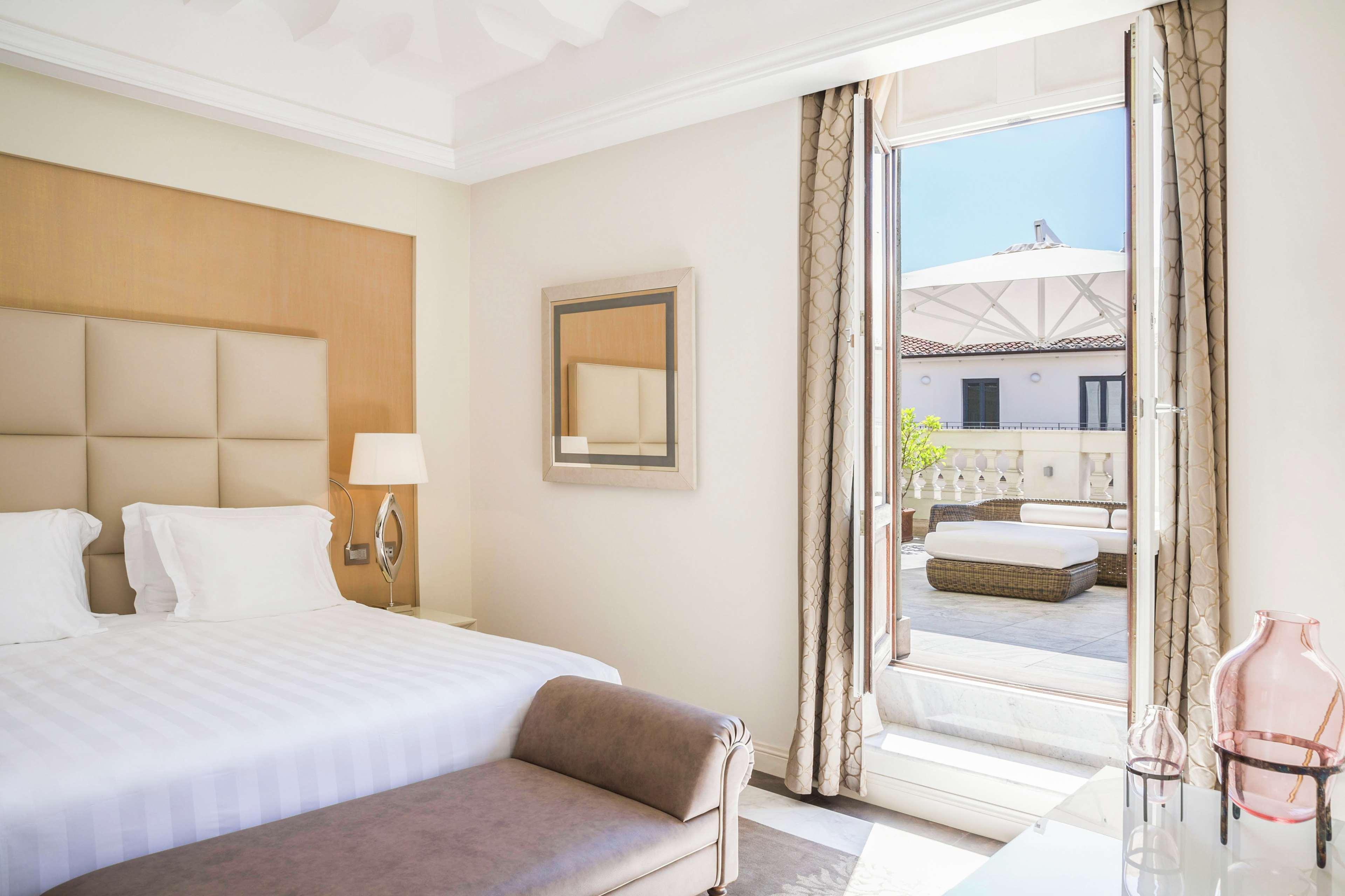 Aleph Rome Hotel, Curio Collection By Hilton Room photo