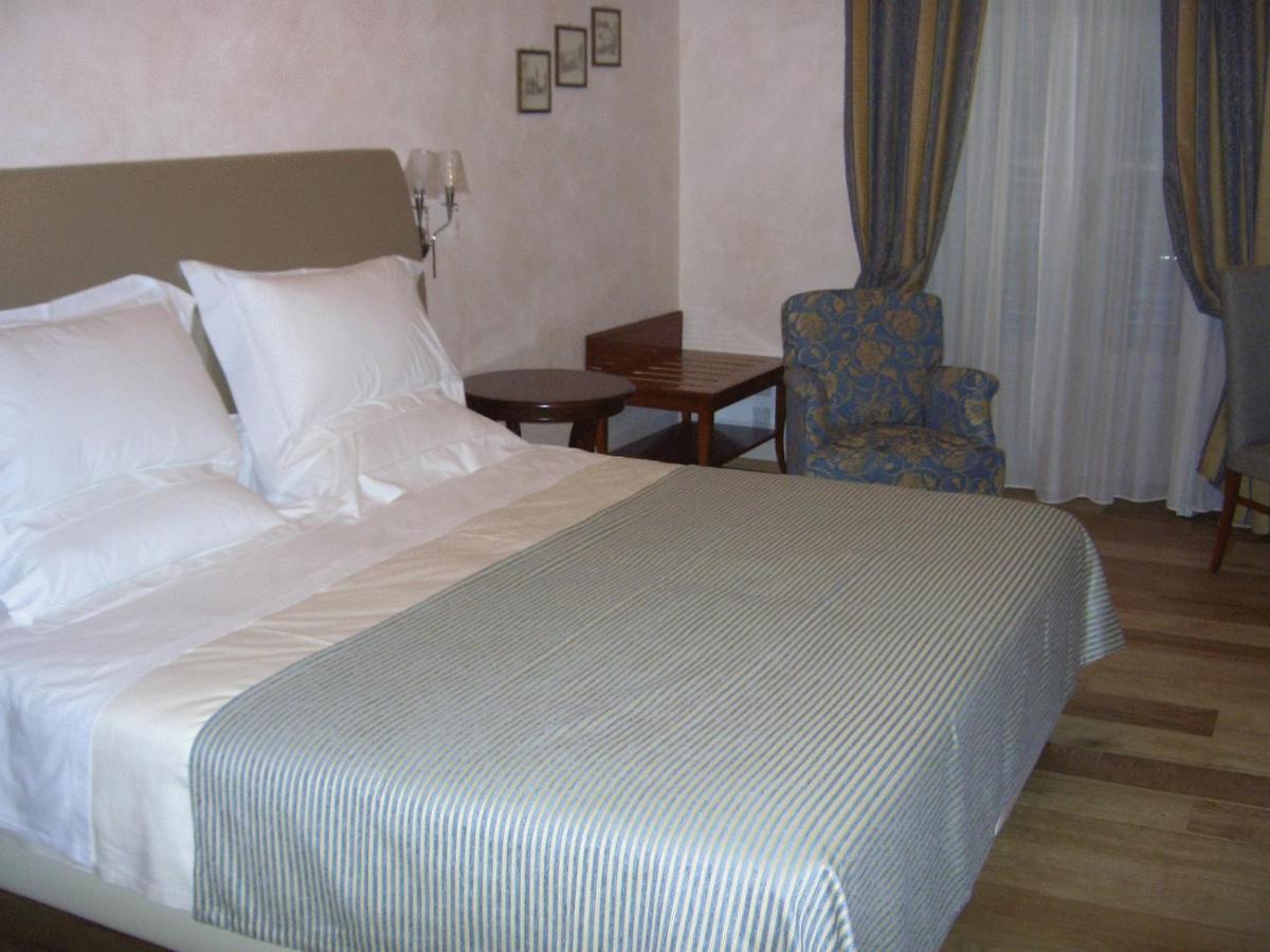 Hotel Villa Borghi Varano Borghi Room photo