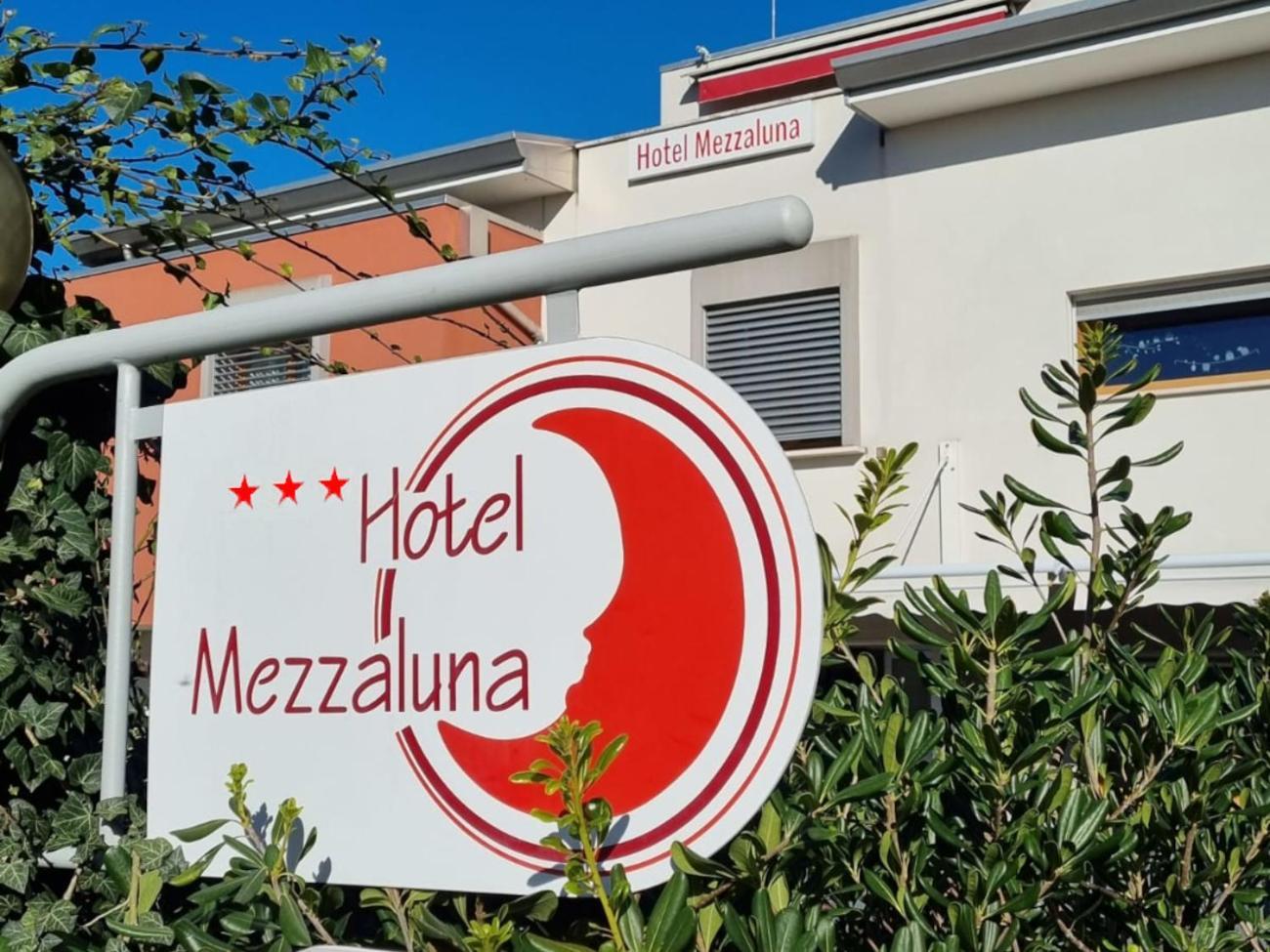 Hotel Mezzaluna Treviso Exterior photo