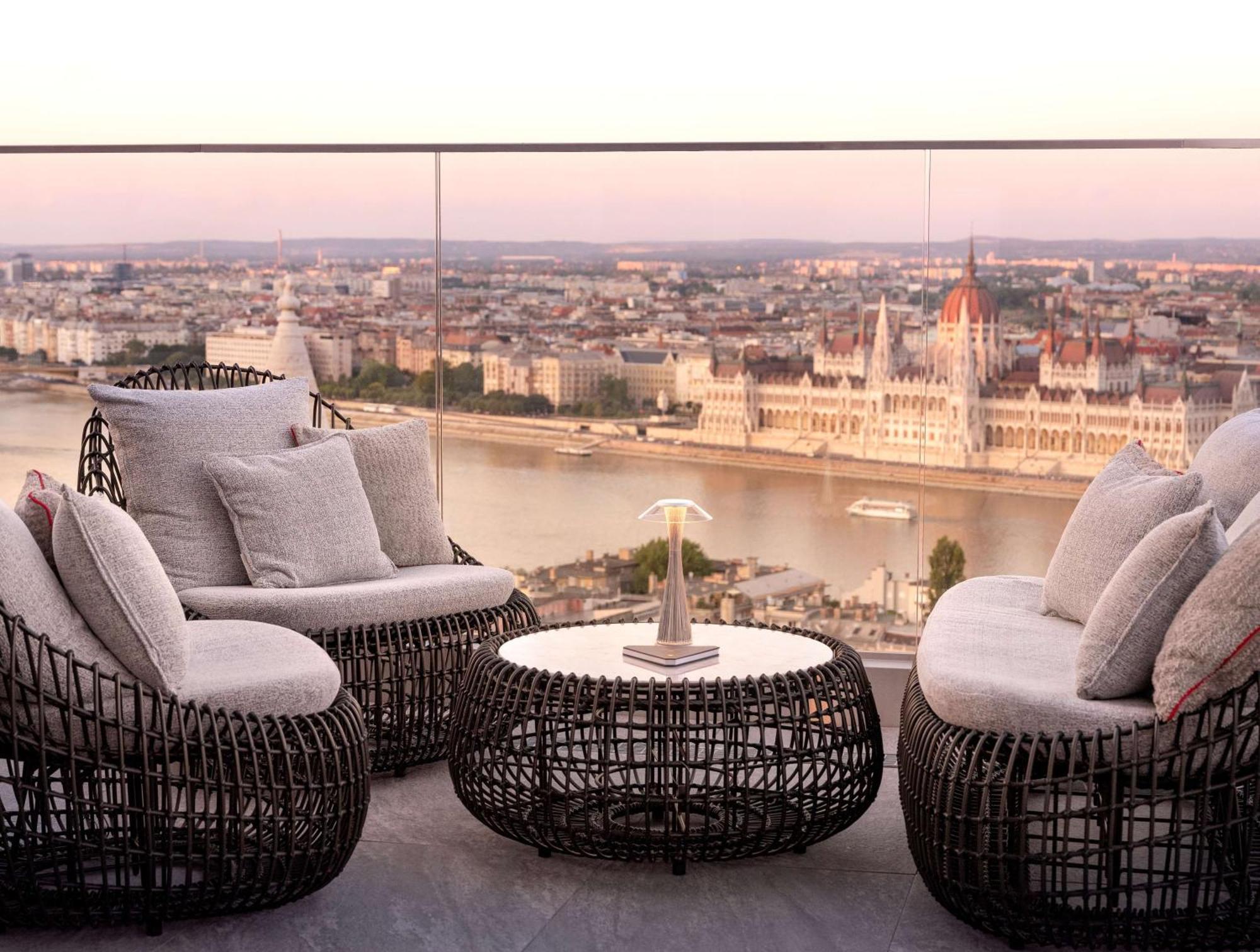 Hilton Budapest Exterior photo
