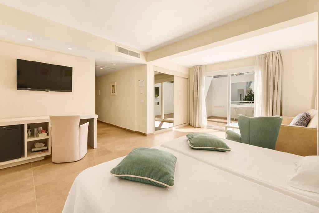Hotel Cala Dor - Adults Only Cala d'Or  Room photo