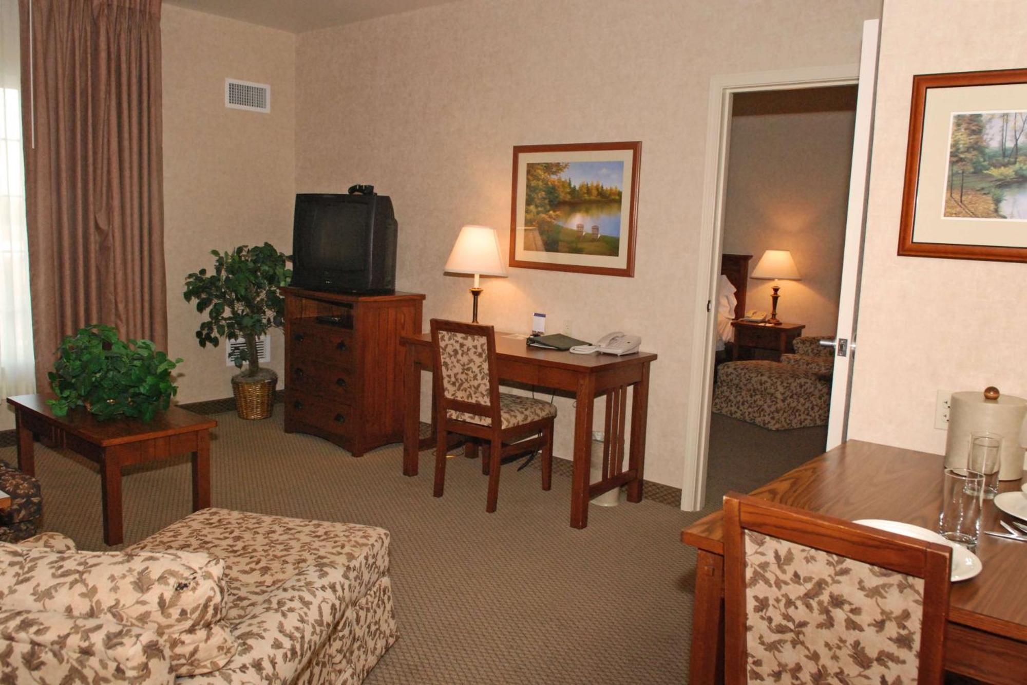 Homewood Suites Bakersfield Room photo