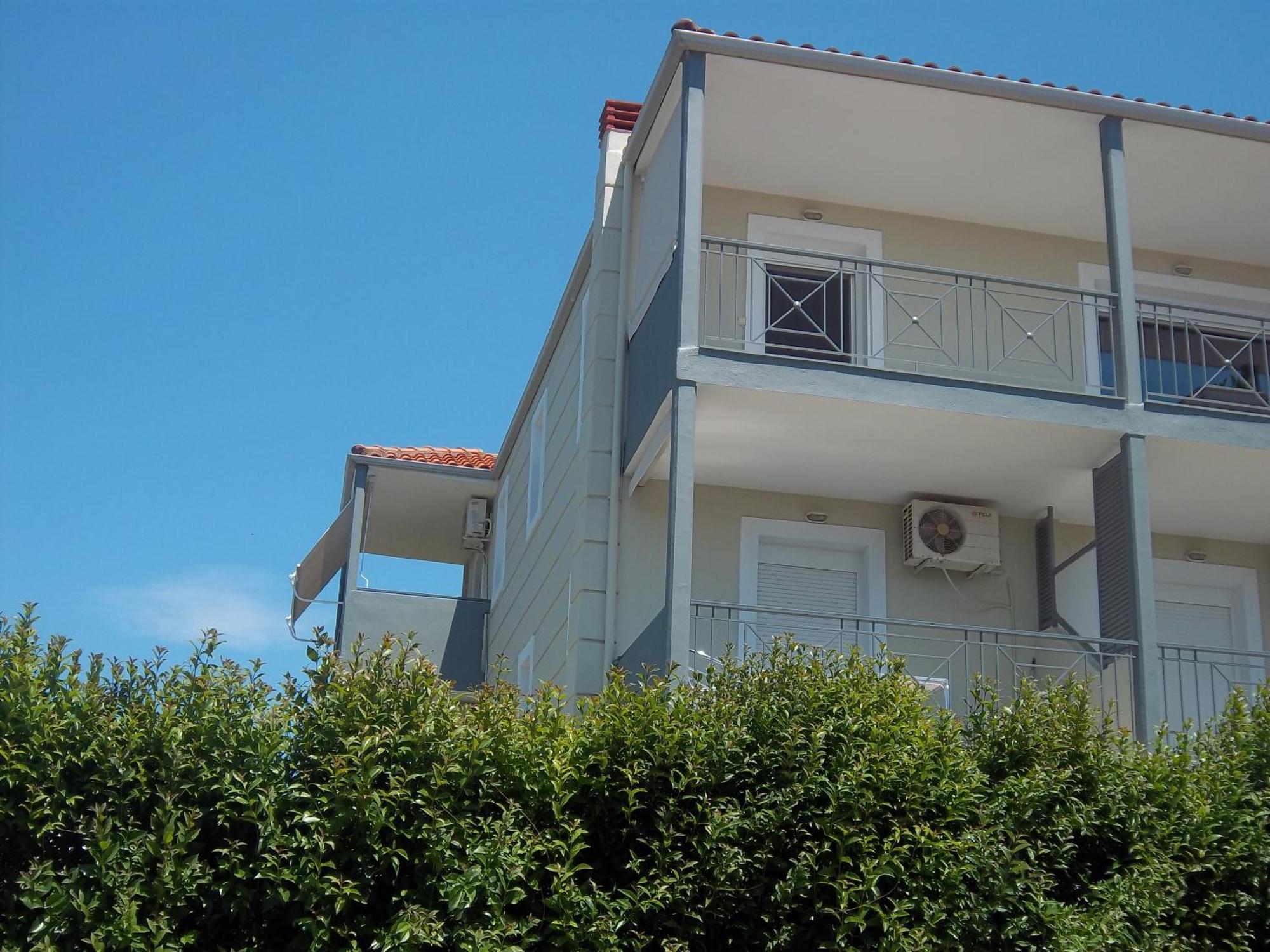 Milos Apartments Afytos Exterior photo