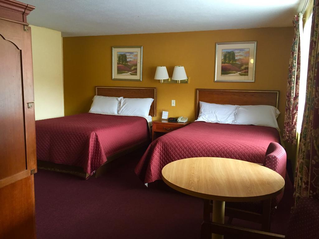 E-Z Inn & Suites Gatlinburg Room photo