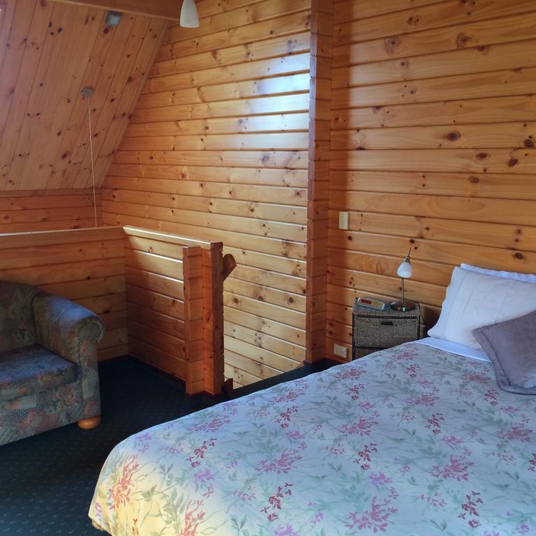 Fox Glacier Lodge Room photo