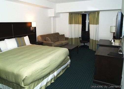 Niagara Plaza Hotel By Fairbridge Room photo
