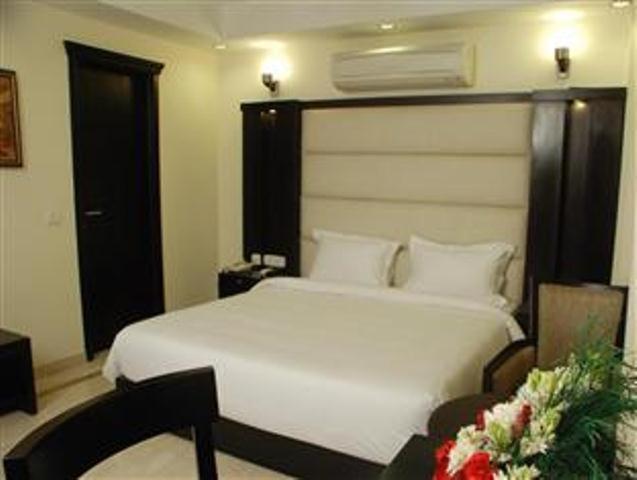 Hotel Meridian Plaza New Delhi Room photo