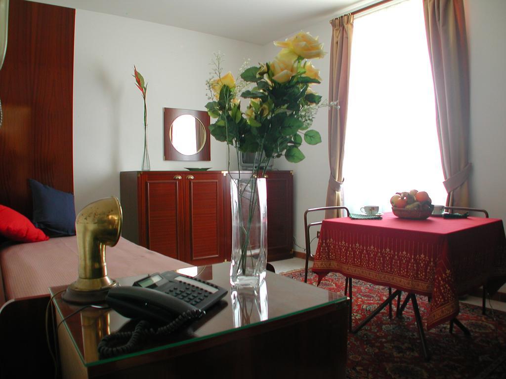 Hotel Residence Vatican Suites Rome Room photo