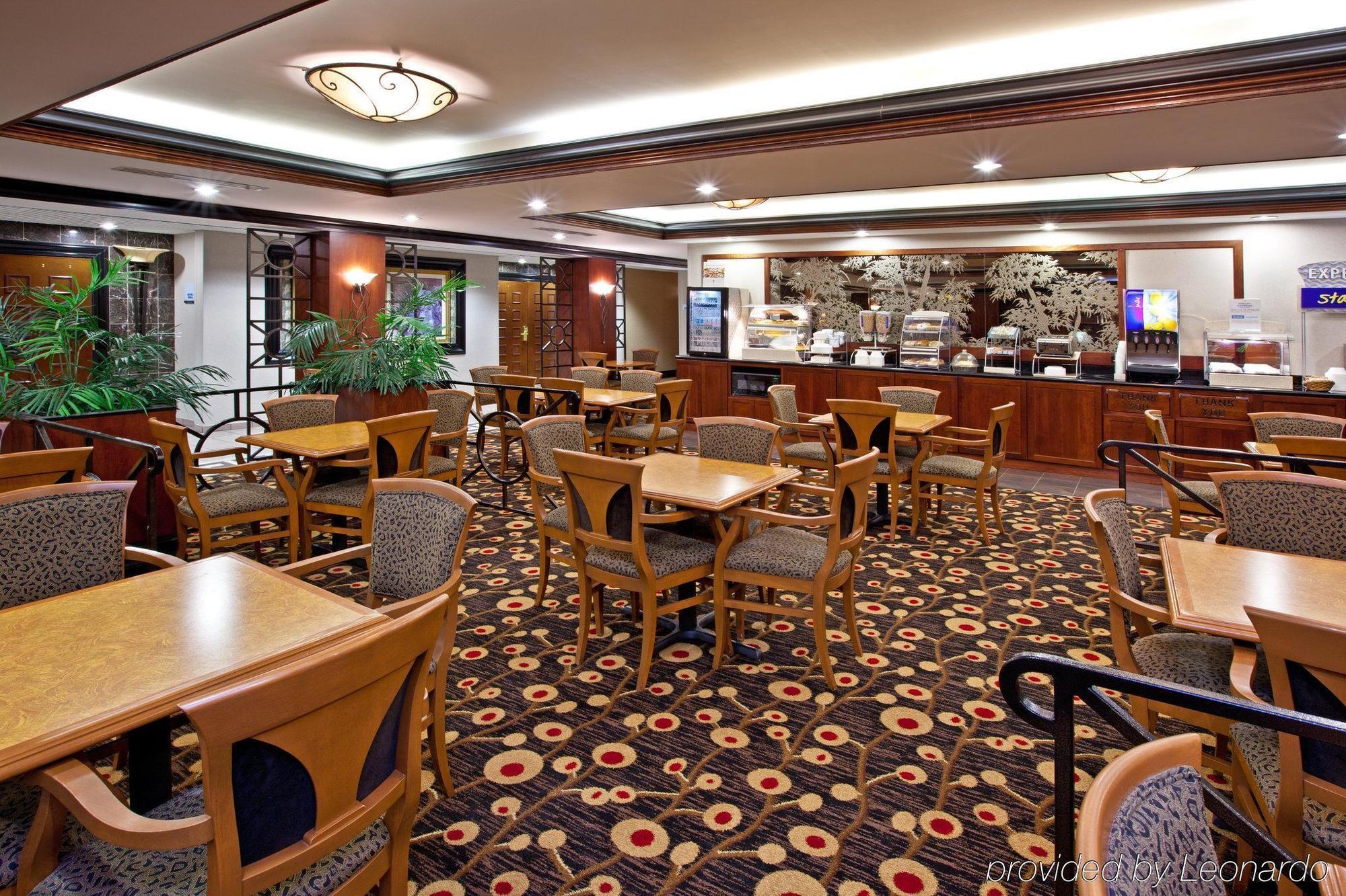 Holiday Inn Express Hotel & Suites Greenwood Restaurant photo