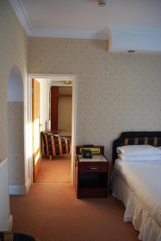 St George Hotel Darlington  Room photo