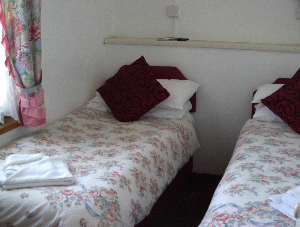 Jollies Hotel Blackpool Room photo