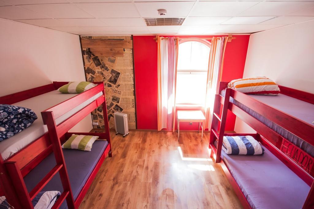 Red Emperor Hostel Tallinn Room photo