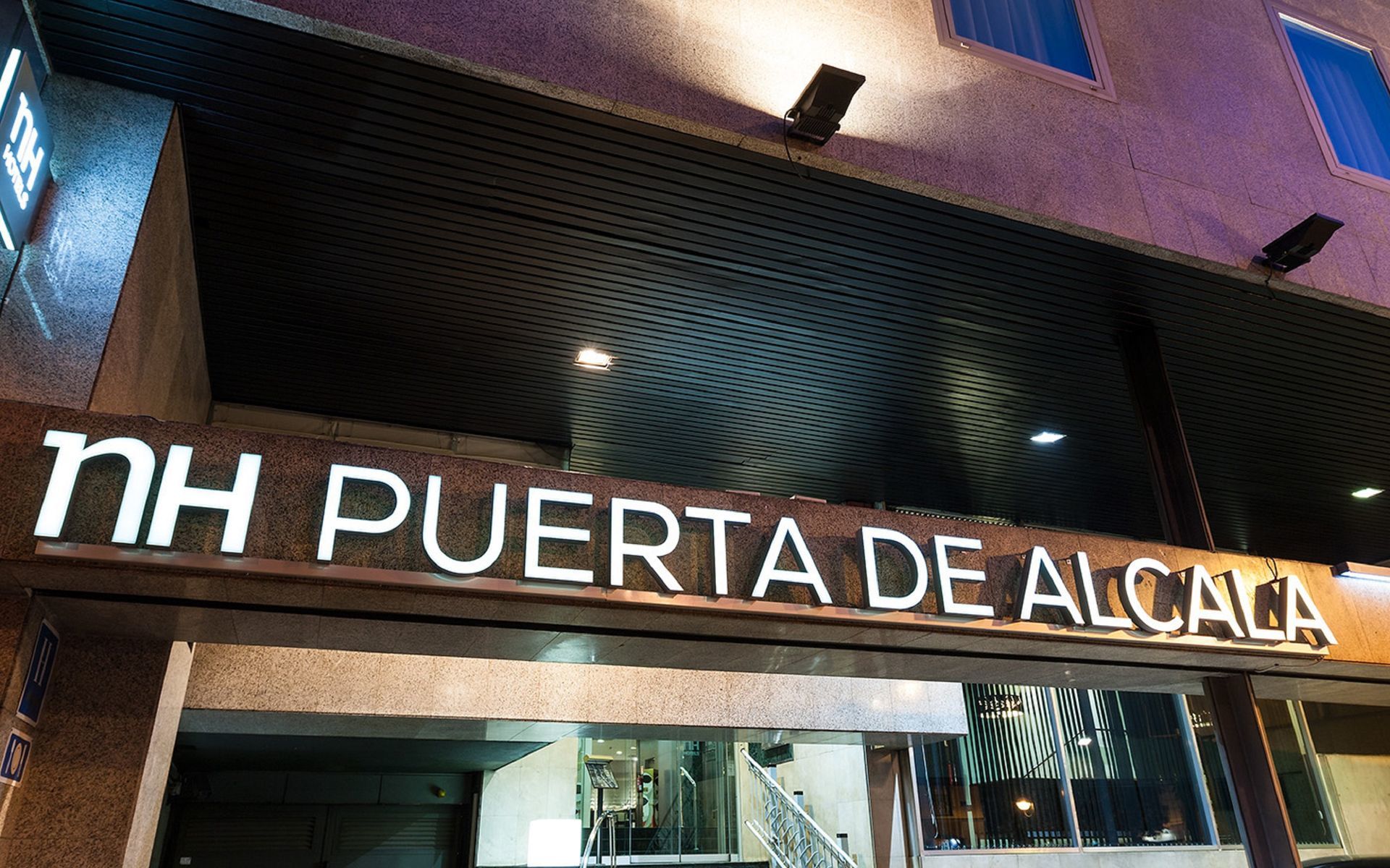 H10 Puerta De Alcala Hotel Madrid Exterior photo