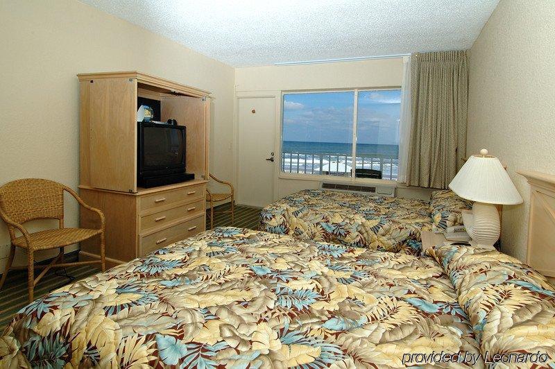 Quality Inn Daytona Beach Oceanfront Room photo