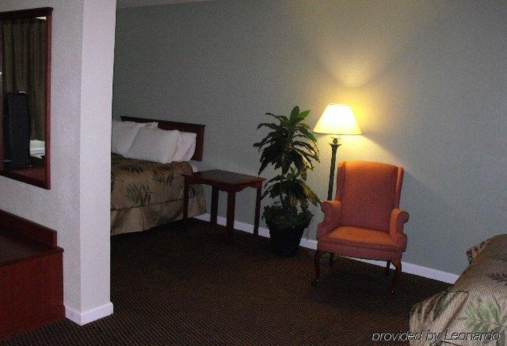 Regency Inn And Suites Nashville Room photo